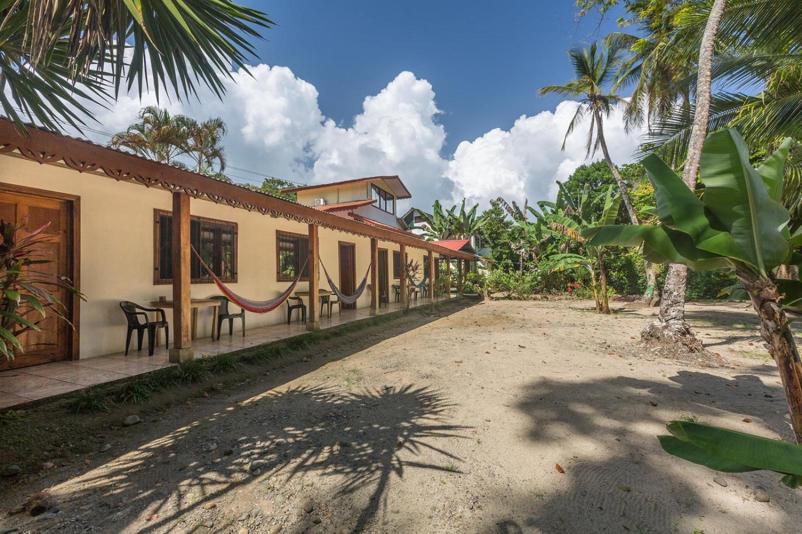 Yucca Beachfront Hotel Puerto Viejo de Talamanca Exterior photo